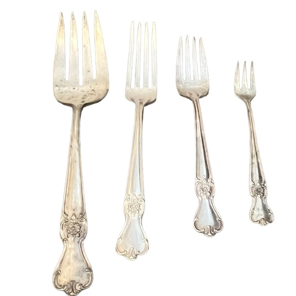 86 Pcs Old Company Silver-plate 1950 No Monogram Floral Pattern Flatware Mix - Picture 3 of 13